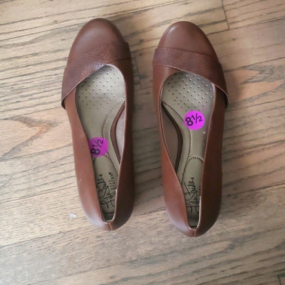 Vegan leather brown flats